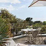 Arthus-bertrand Hotel 4*