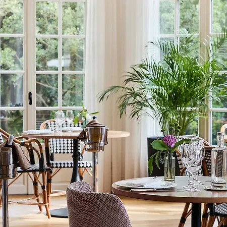 Arthus-bertrand Hotel
