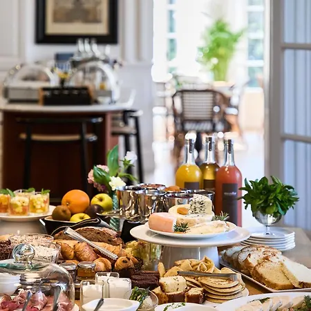 Arthus-bertrand Hotel 4*