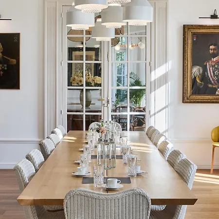 Arthus-bertrand Hotel