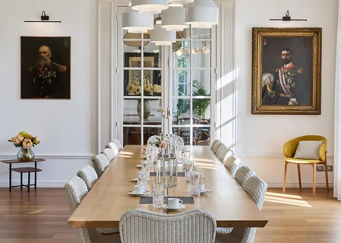 Arthus-bertrand Hotel