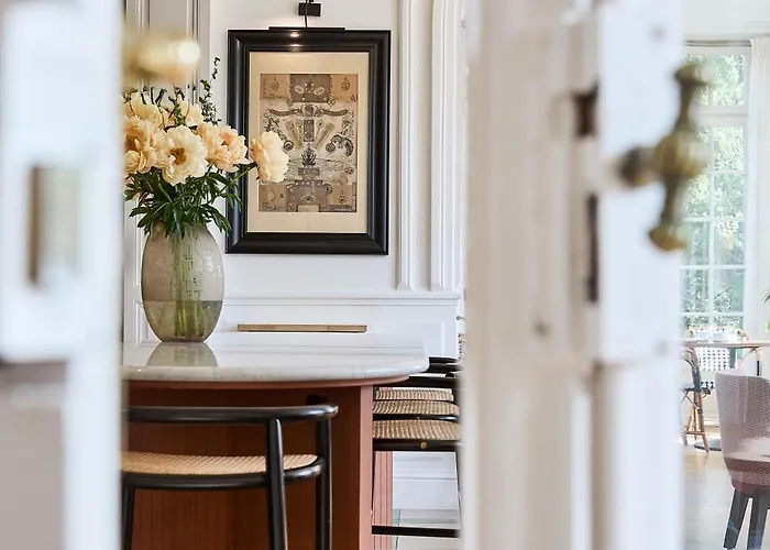 Arthus-bertrand Hotel